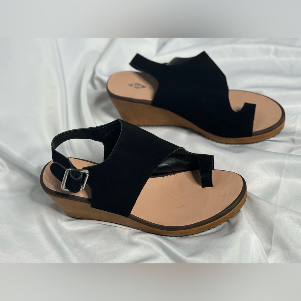 Jolimall Wedges Size 8 Never Worn